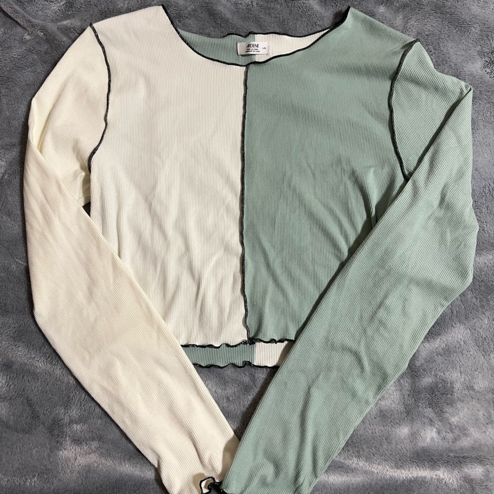 Long sleeve cropped shirt